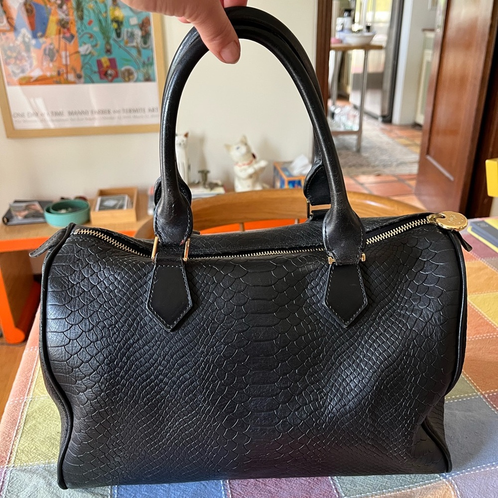 BLACK LEATHER GIGI NEW YORK HANDBAG